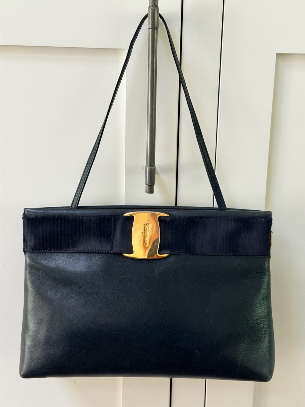 SALVATORE FERRAGAMO Vintage Vara Navy Leather Shoulder Bag Clutch